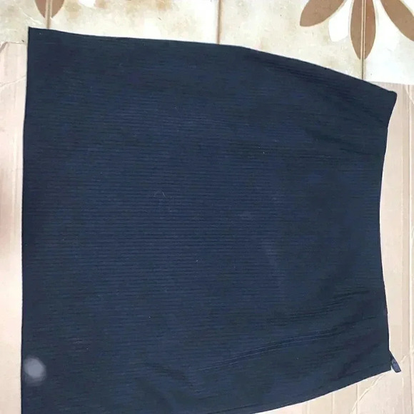 TAHARI PENCIL SKIRT, OFFICE AND PROFESSIONAL STYLE ABOVE THE KNEE SIZE 16 BLACK. - Picture 2 of 8